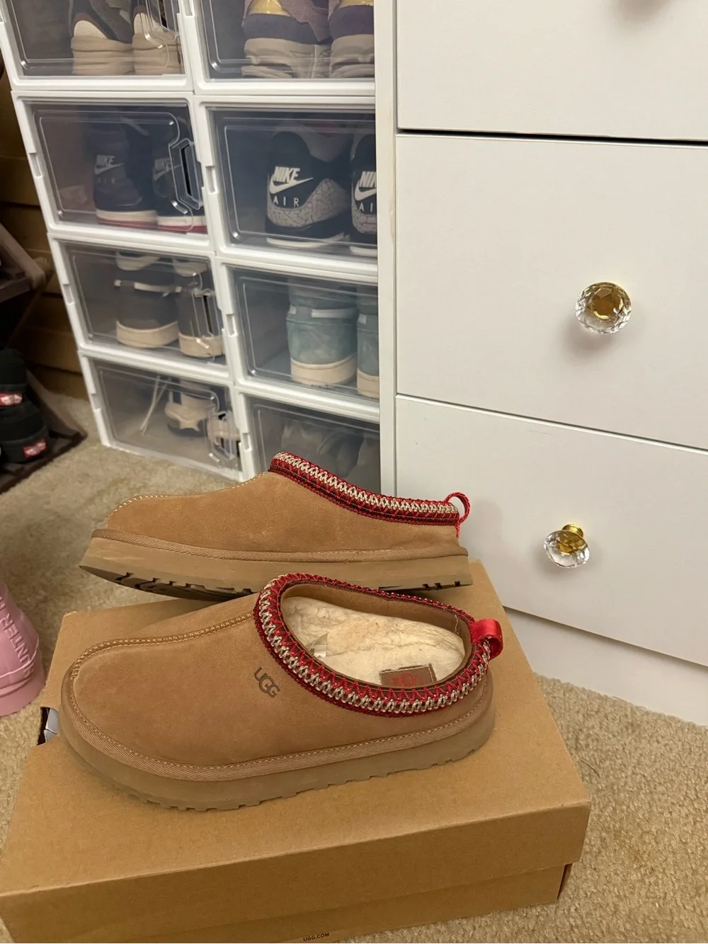 UGG Chestnut Tazz